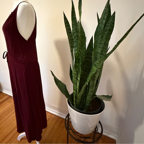 GAP | Maroon Sleeveless V-Neck Midi Dress with Drawstring Waist - Picture 2 of 6